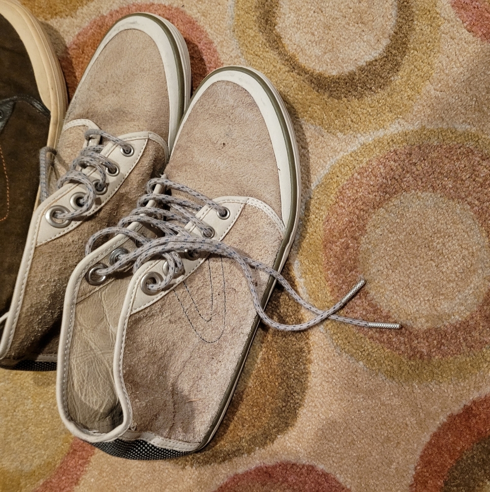 Tretorn tan water resistant chukka sneakers